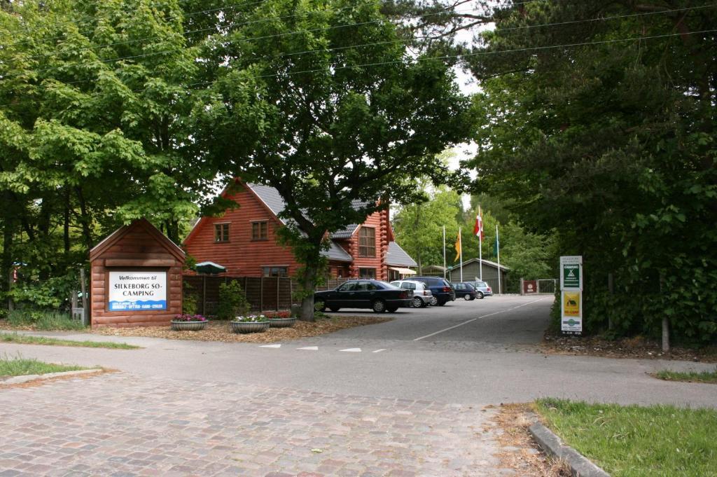 Silkeborg So Camping Apartments ภายนอก รูปภาพ